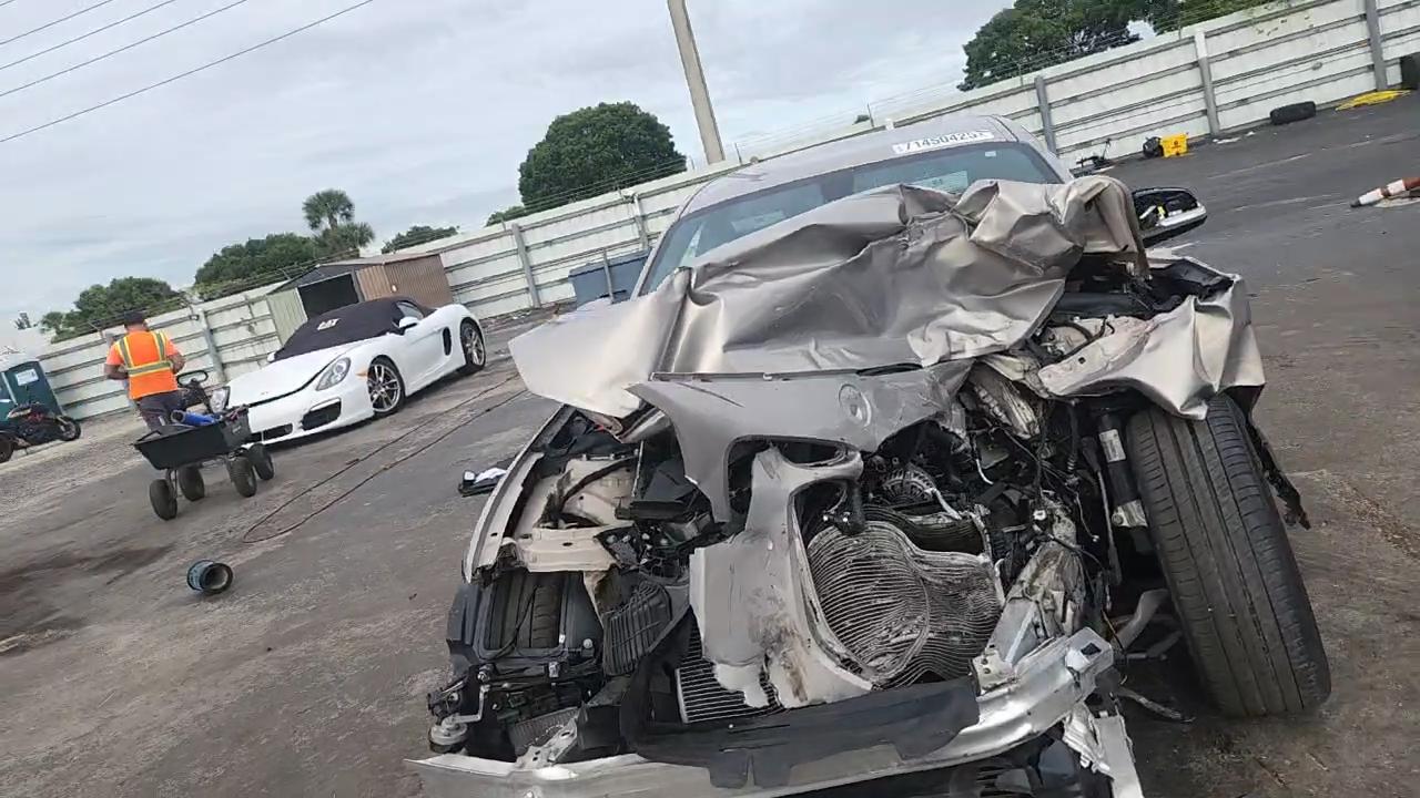 Фото: WBA1F9C54GV544204