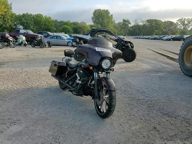 2006 Harley-Davidson Flhxi VIN: 1HD1KBW196Y660637 Lot: 81686525