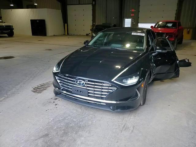 2022 Hyundai Sonata Hybrid VIN: KMHL24JJXNA037558 Lot: 81881425