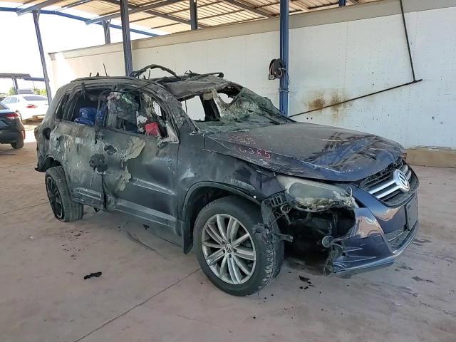 2011 Volkswagen Tiguan S VIN: WVGBV7AX0BW556285 Lot: 81702555