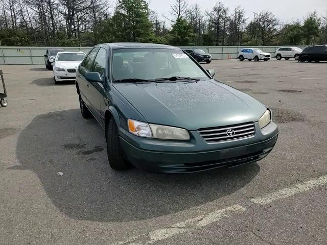 1998 Toyota Camry VIN: JT2BG22KXW0245940 Lot: 81934805