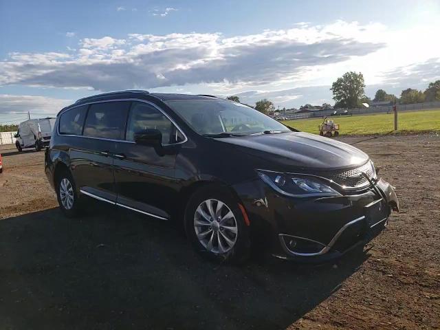 2019 Chrysler Pacifica Touring L VIN: 2C4RC1BG3KR732243 Lot: 70851355