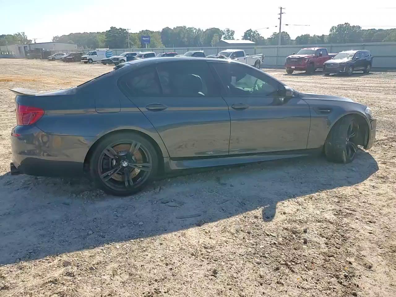 Фото: WBSFV9C54FD595341