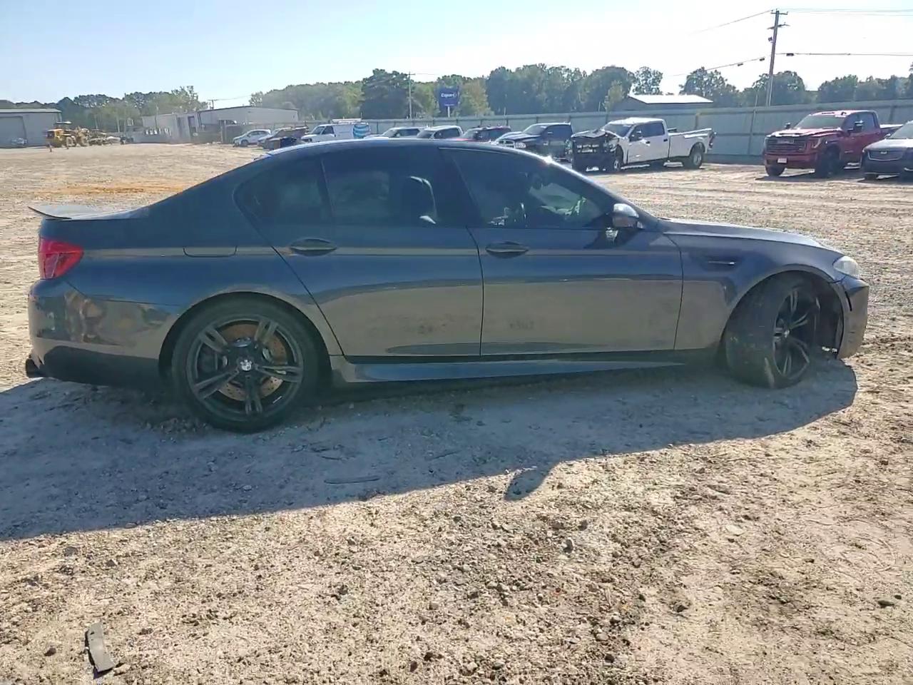 Фото: WBSFV9C54FD595341