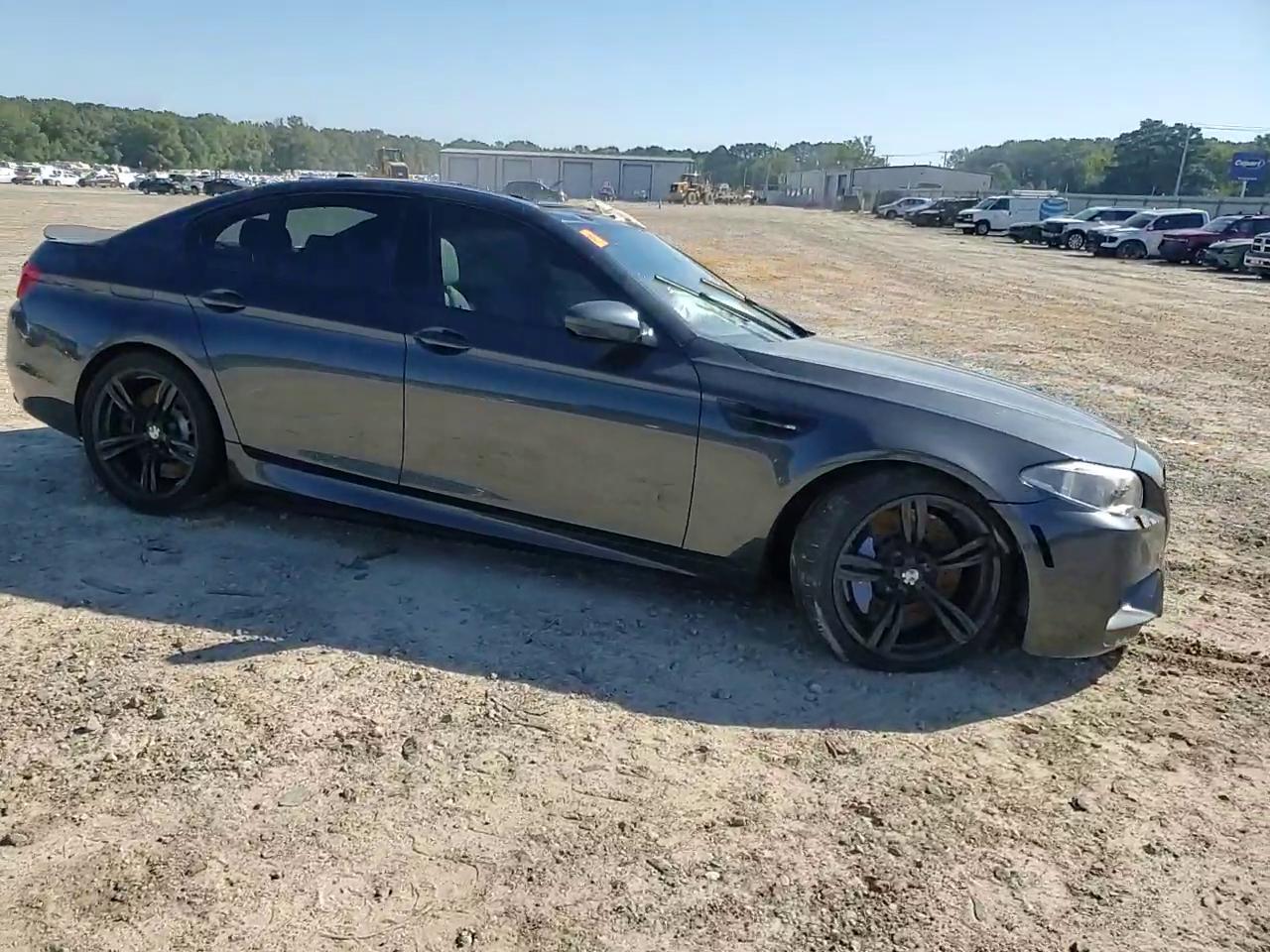 Фото: WBSFV9C54FD595341