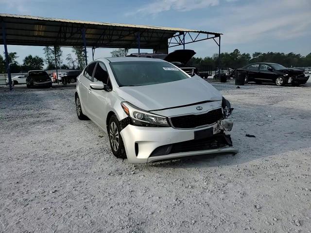 2017 Kia Forte Lx VIN: 3KPFK4A7XHE025191 Lot: 82115125