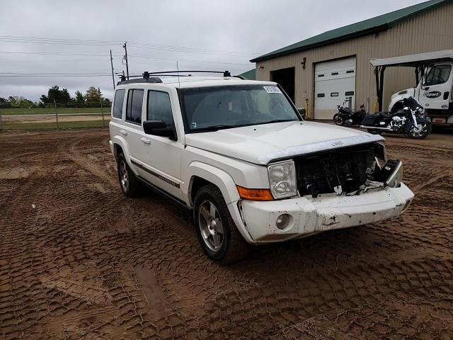 2010 Jeep Commander Sport VIN: 1J4RG4GK5AC131582 Lot: 81515905