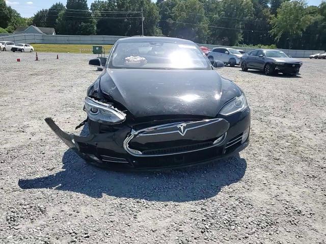 2015 Tesla Model S VIN: 5YJSA1E28FF110990 Lot: 71725155