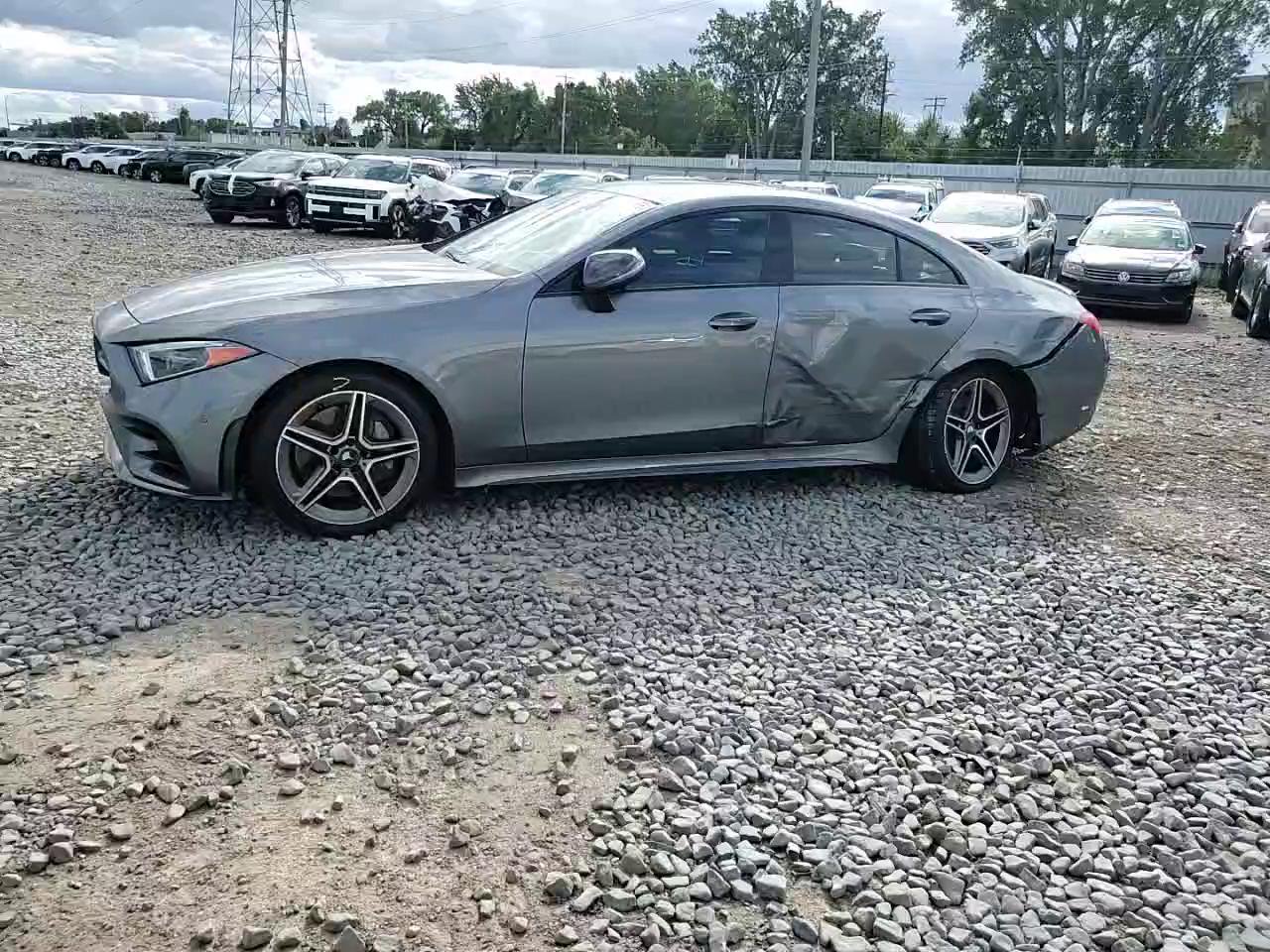 Фото: WDD2J5KB6KA016658