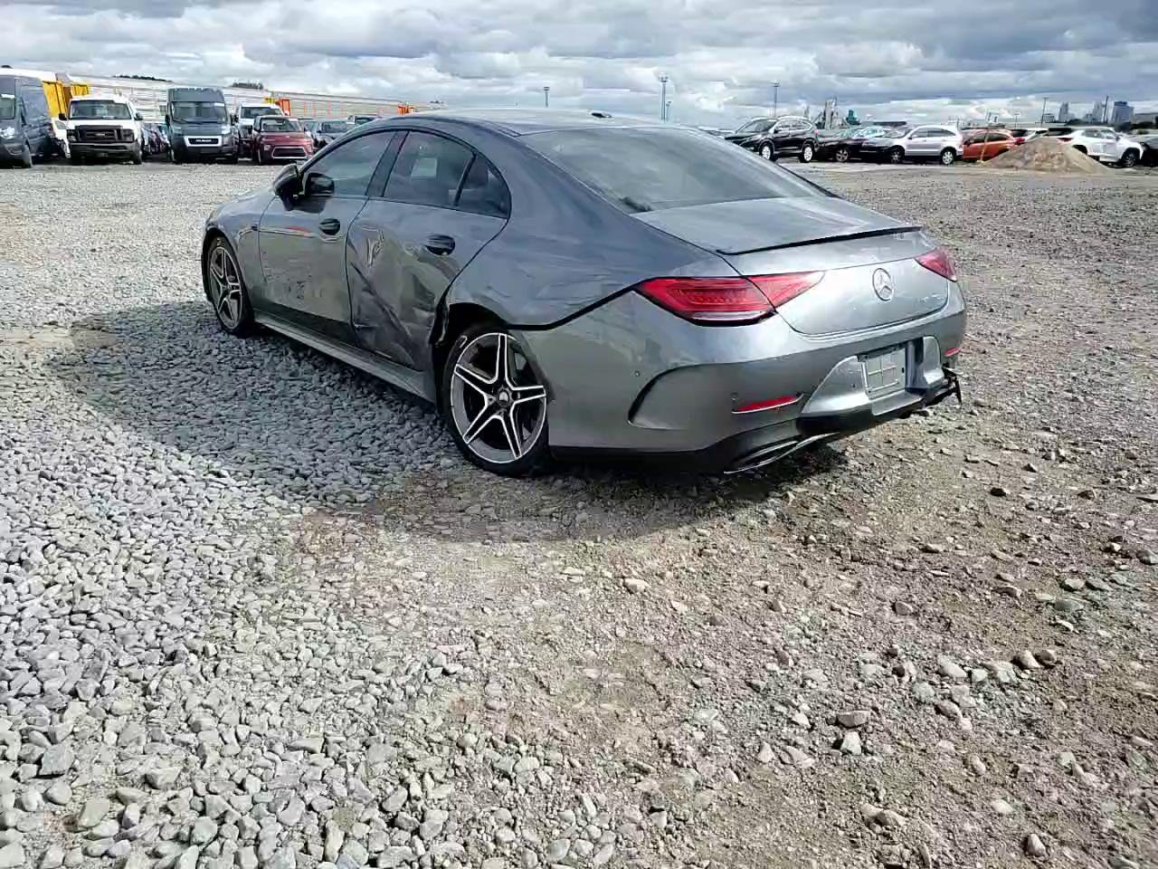 Фото: WDD2J5KB6KA016658