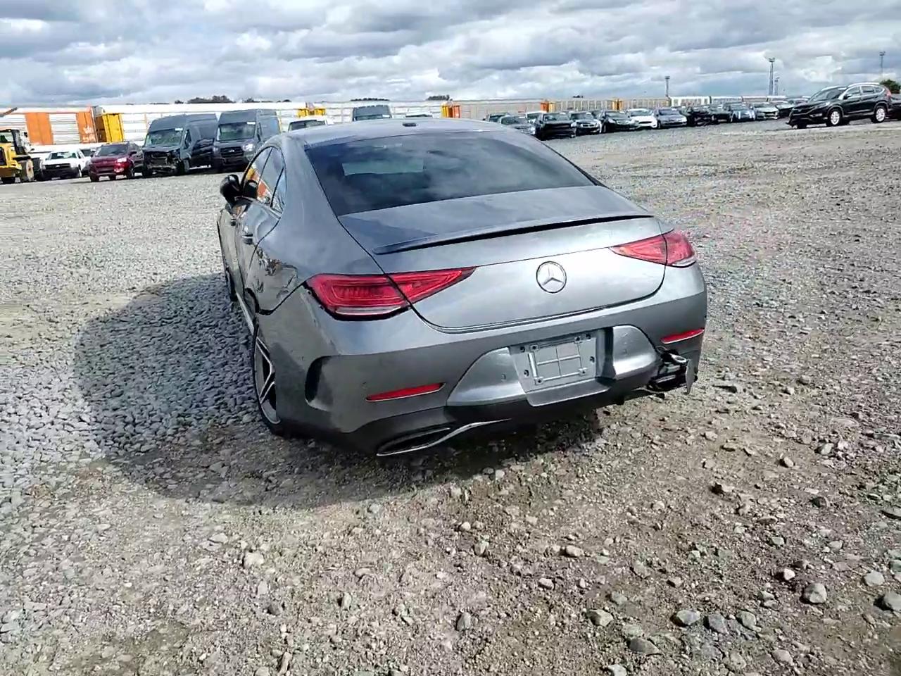 Фото: WDD2J5KB6KA016658