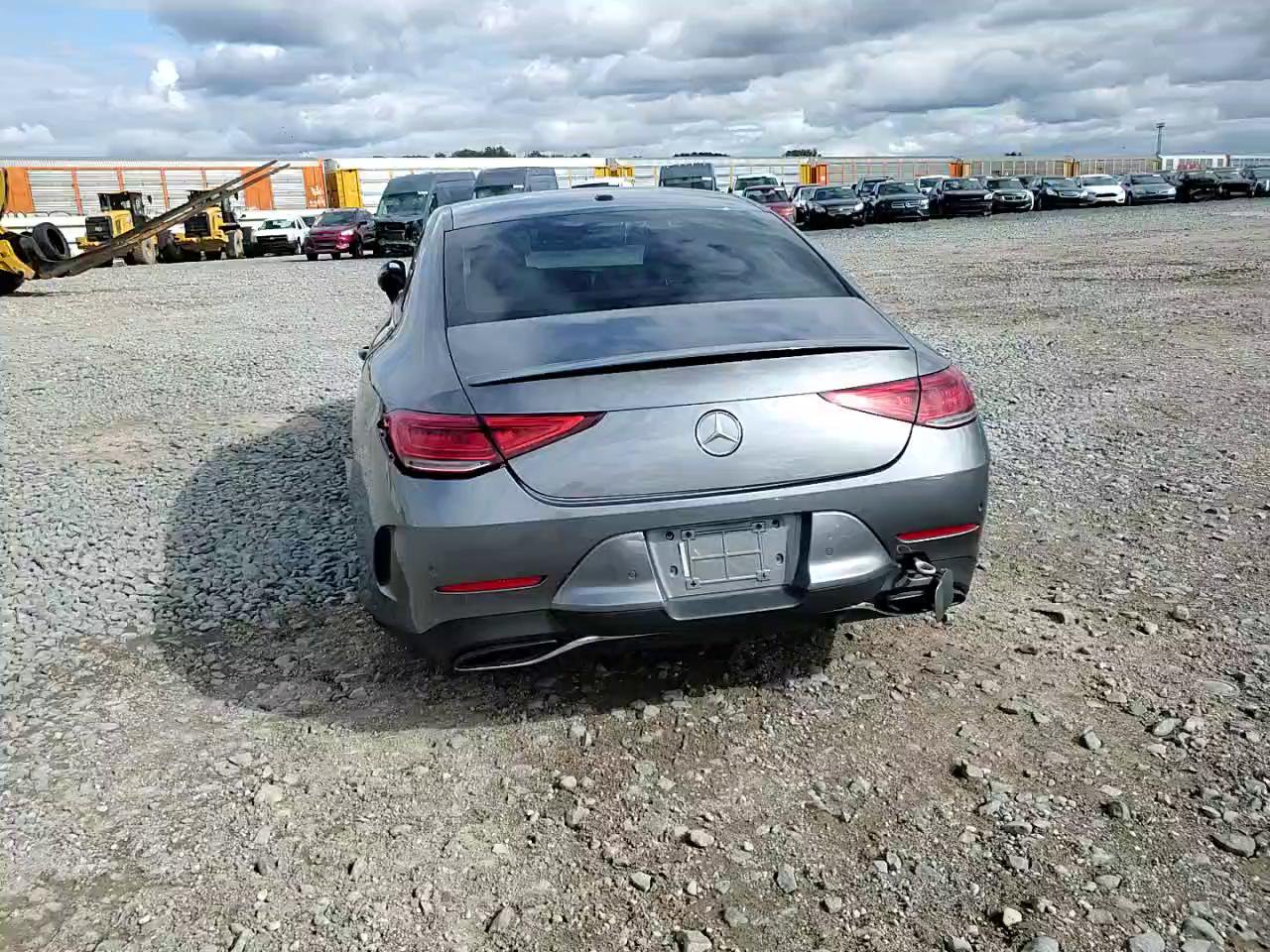 Фото: WDD2J5KB6KA016658