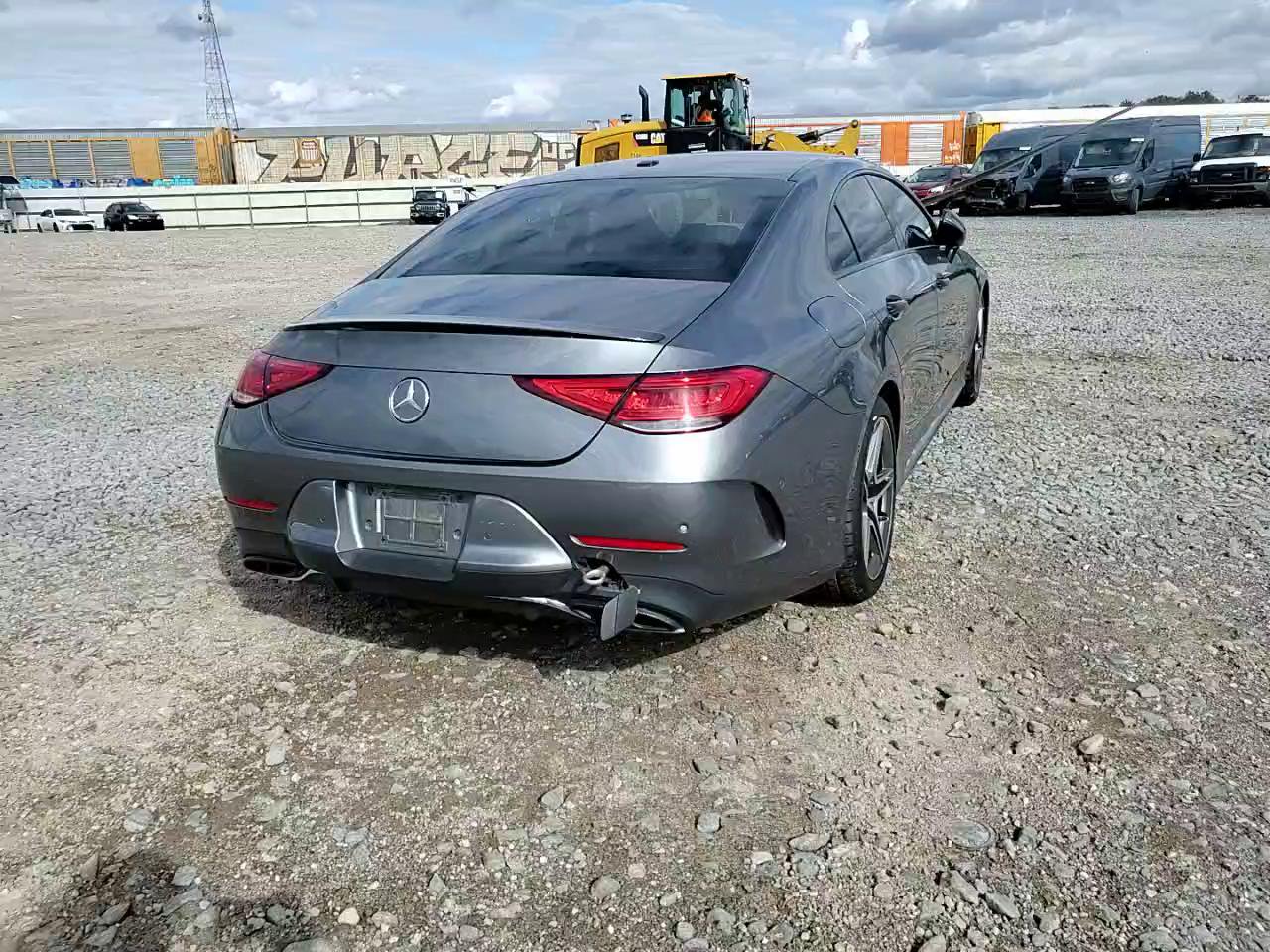 Фото: WDD2J5KB6KA016658