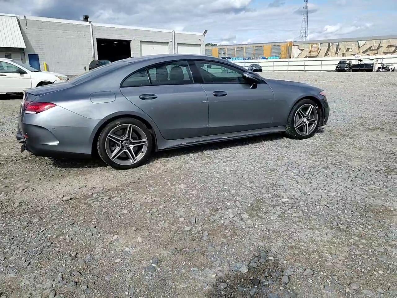 Фото: WDD2J5KB6KA016658