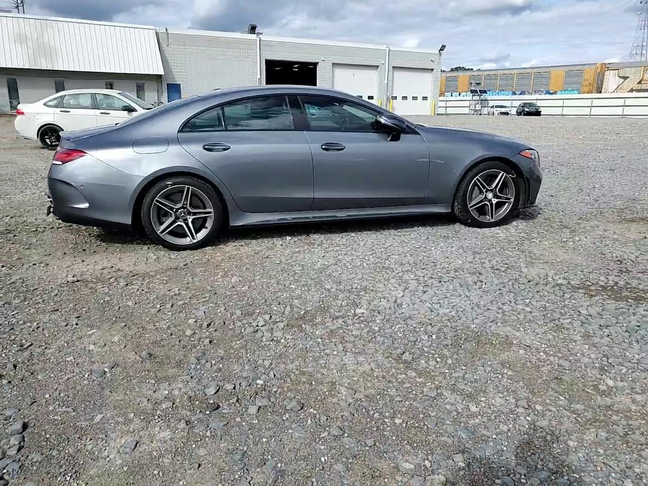 Фото: WDD2J5KB6KA016658