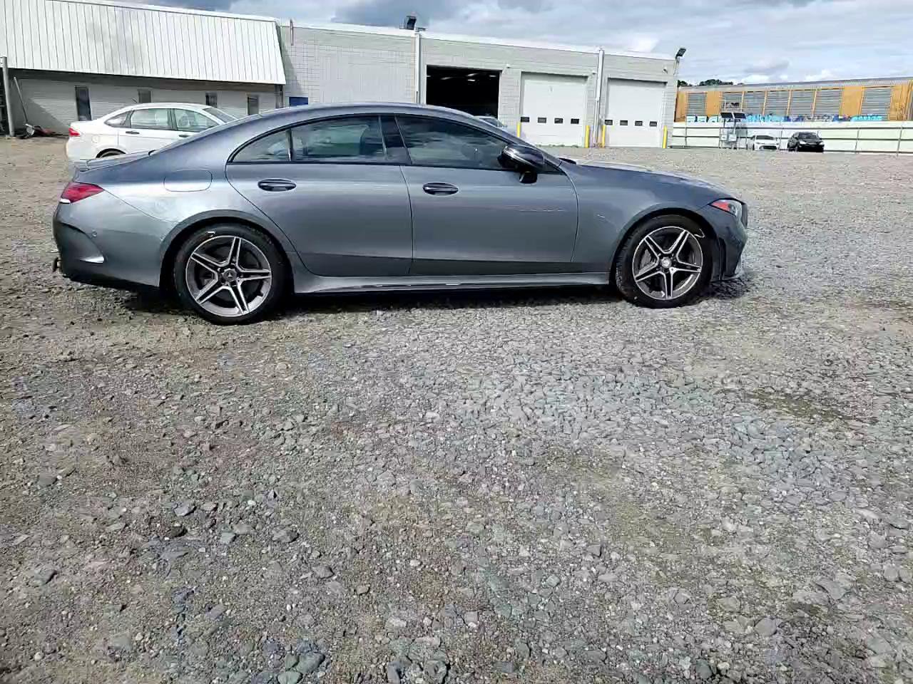 Фото: WDD2J5KB6KA016658