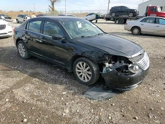 2012 Chrysler 200 - Image 10