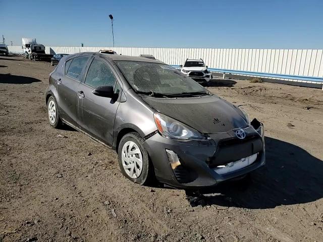 2016 Toyota Prius - Image 11