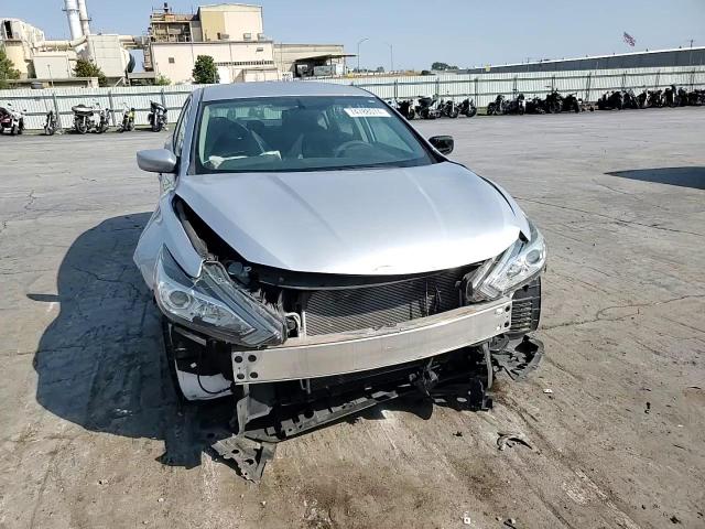 2017 Nissan Altima - Image 10