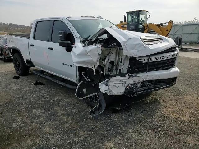 2022 Chevrolet Silverado - Image 11