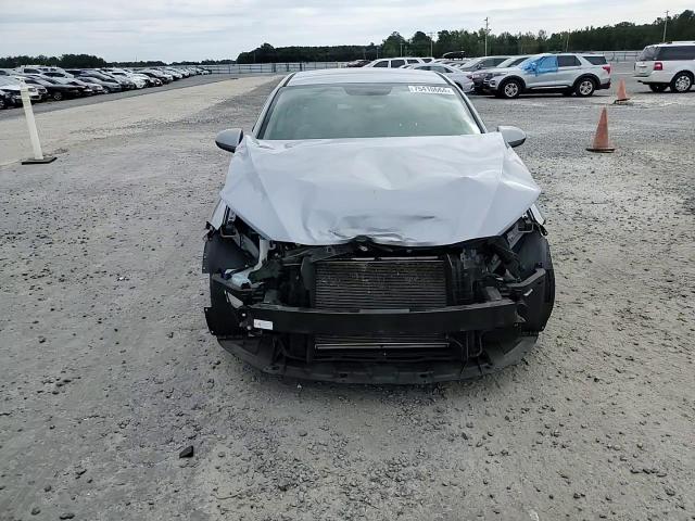 2017 Hyundai Elantra - Image 10