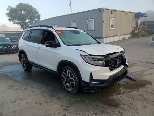 2022 Honda Passport - Image 15