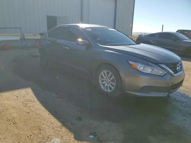 2017 Nissan Altima - Image 14
