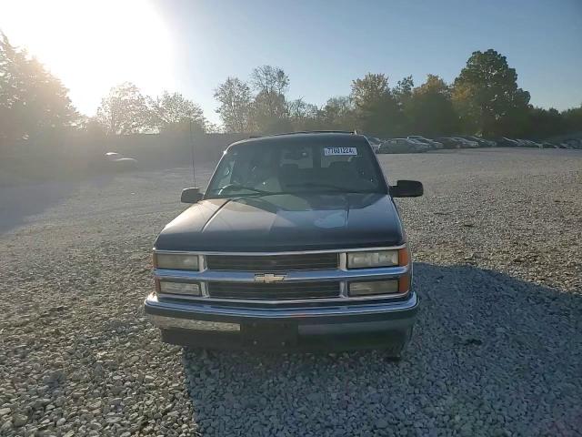 1999 Chevrolet Suburban C1500 VIN: 3GNEC16R3XG257322 Lot: 77601224