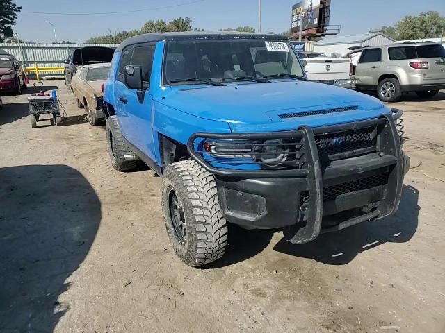 2008 Toyota FJ Cruiser - Image 12