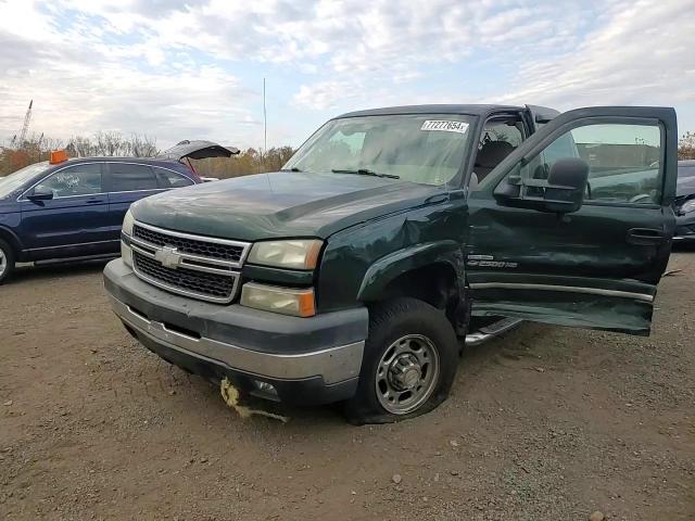 2006 Chevrolet Silverado - Image 11