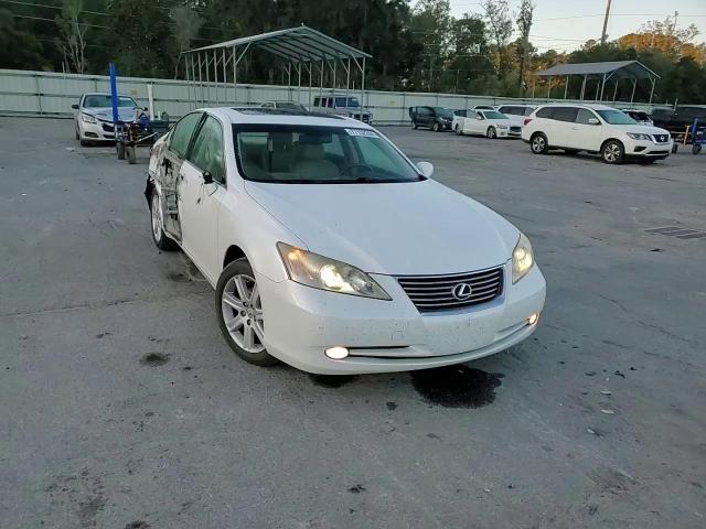 2009 Lexus ES - Image 11