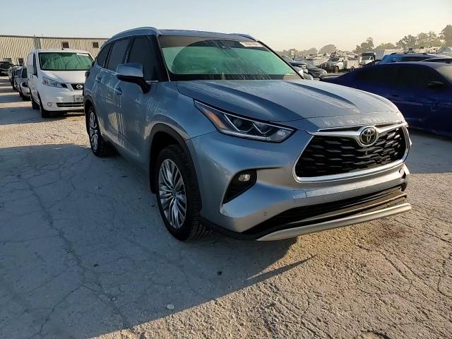 5TDFZRBH5MS147201 2021 Toyota Highlander Platinum