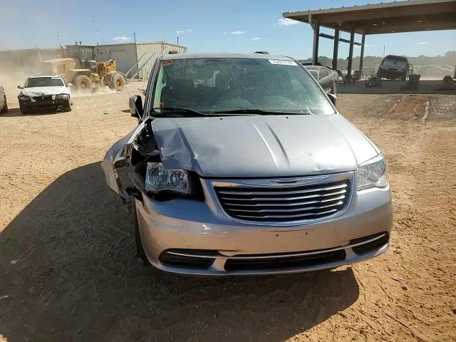 2015 Chrysler Town & Country Lx VIN: 2C4RC1AG8FR677182 Lot: 76281774