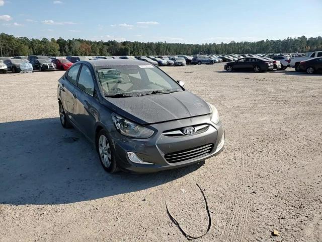 2013 Hyundai Accent - Image 10