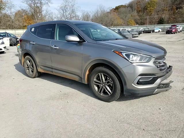 2017 Hyundai Santa Fe - Image 11