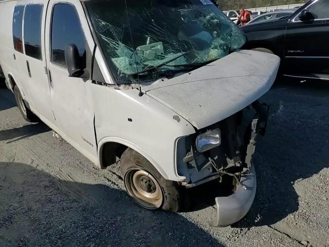2001 Chevrolet Express - Image 11