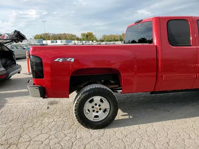 2011 Chevrolet Silverado - Image 10