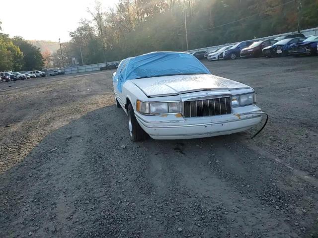 1991 Lincoln Town Car Executive VIN: 1LNCM81W0MY714782 Lot: 76451194