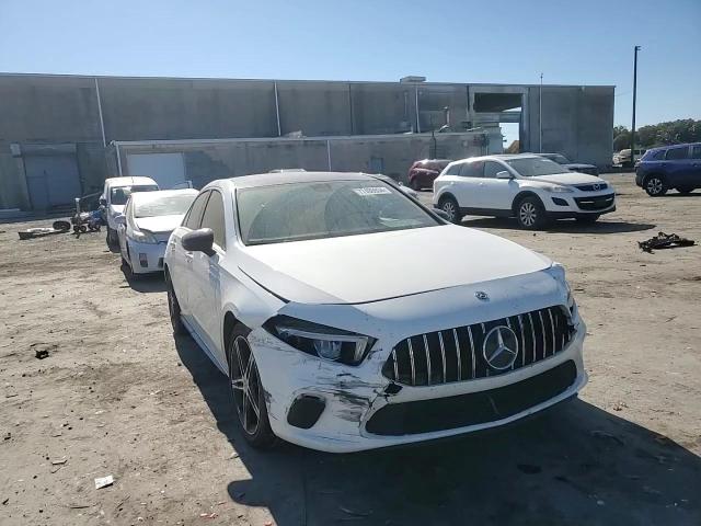 2019 Mercedes-Benz A 220 VIN: WDD3G4EB2KW017995 Lot: 77406934