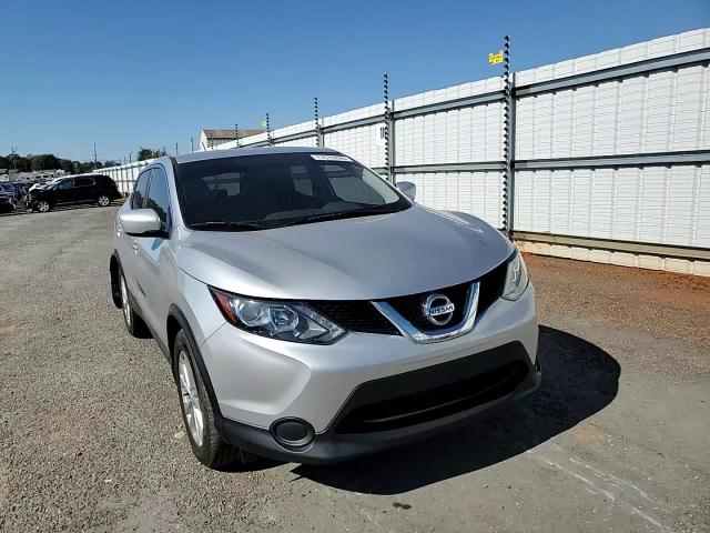 2017 Nissan Rogue Sport S VIN: JN1BJ1CR7HW120637 Lot: 77678424