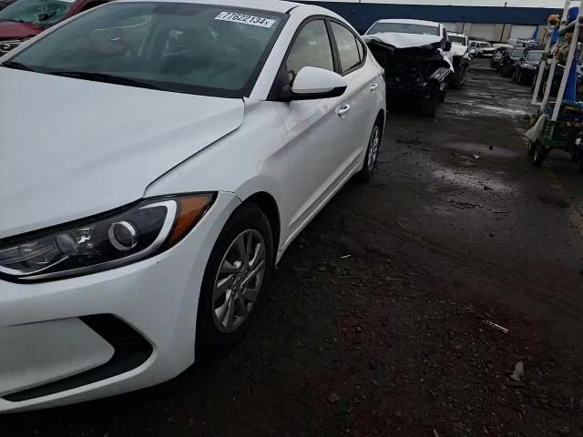 2017 Hyundai Elantra - Image 10