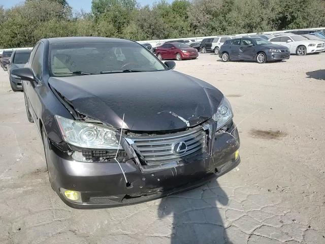 2010 Lexus ES - Image 10