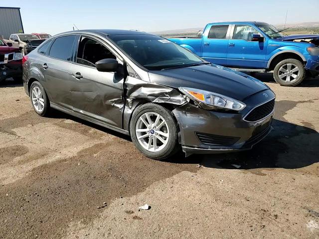 1FADP3F29JL211260 2018 Ford Focus Se