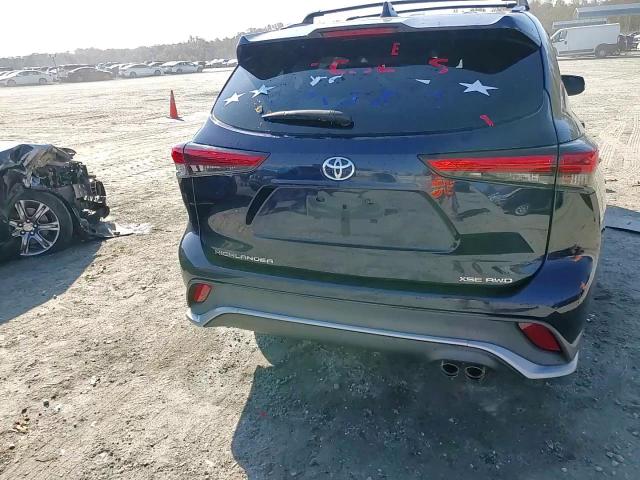 2021 Toyota Highlander - Image 15