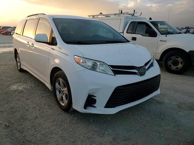 2018 Toyota Sienna Le VIN: 5TDKZ3DC2JS959483 Lot: 78586534