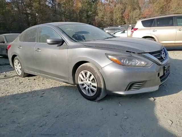 2016 Nissan Altima - Image 10