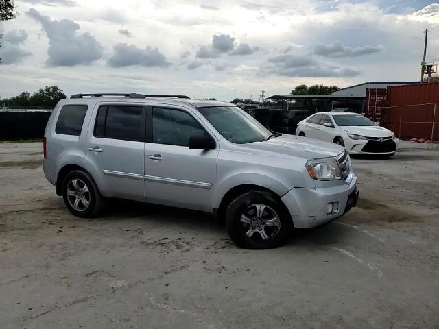 2011 Honda Pilot Exln VIN: 5FNYF4H72BB092033 Lot: 74581064