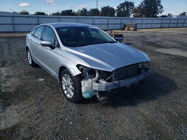 2019 Ford Fusion - Image 11