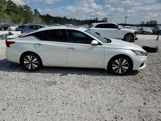 2019 Nissan Altima - Image 13