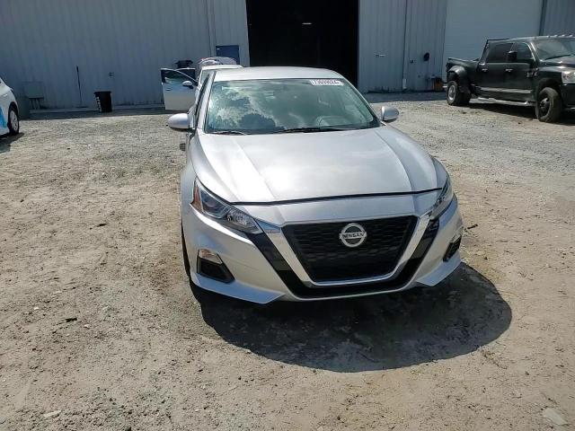 2019 Nissan Altima - Image 13